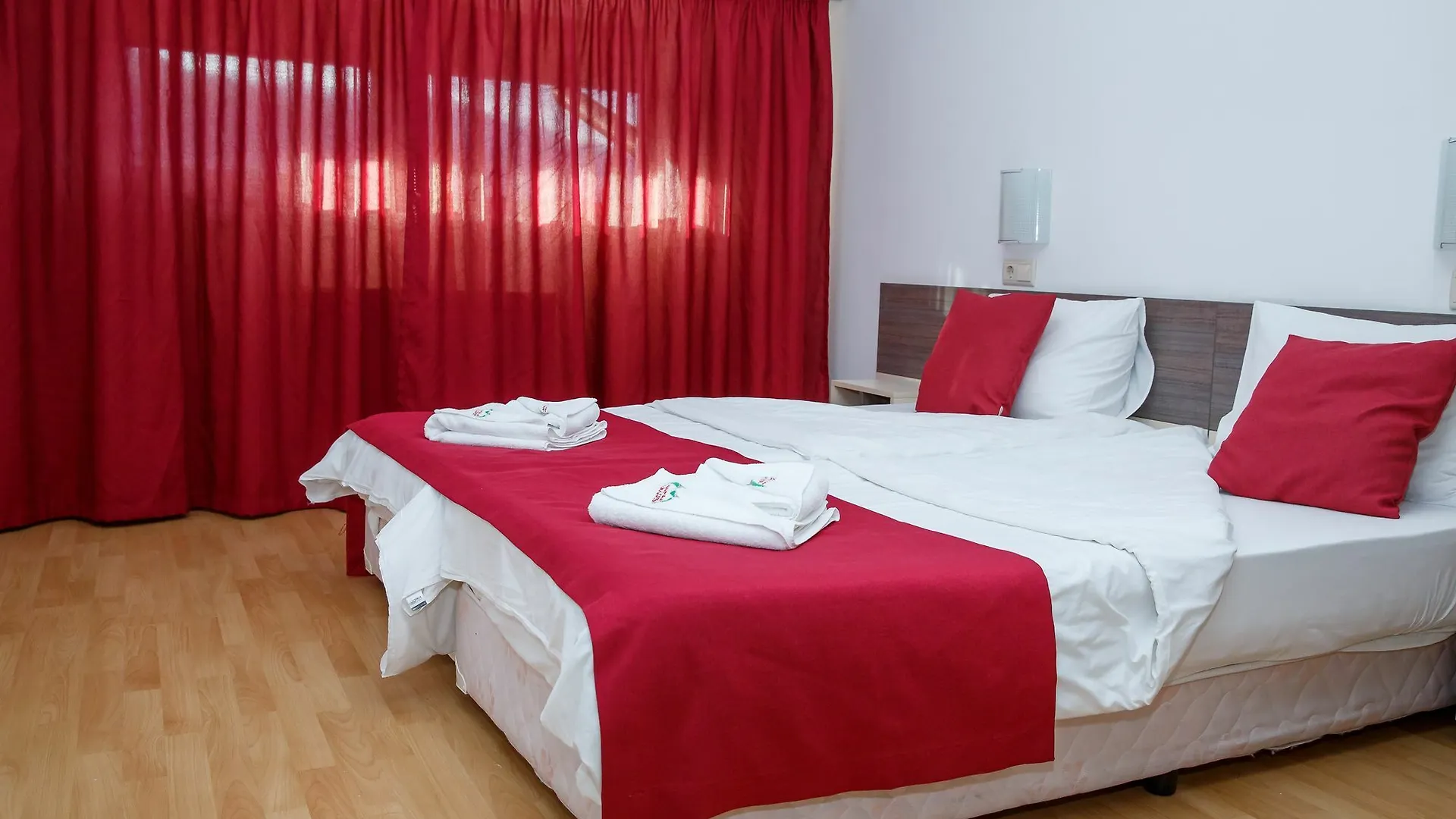 Mountain Paradise By The Walnut Trees Hotel Bansko 4*,  Bulgaria