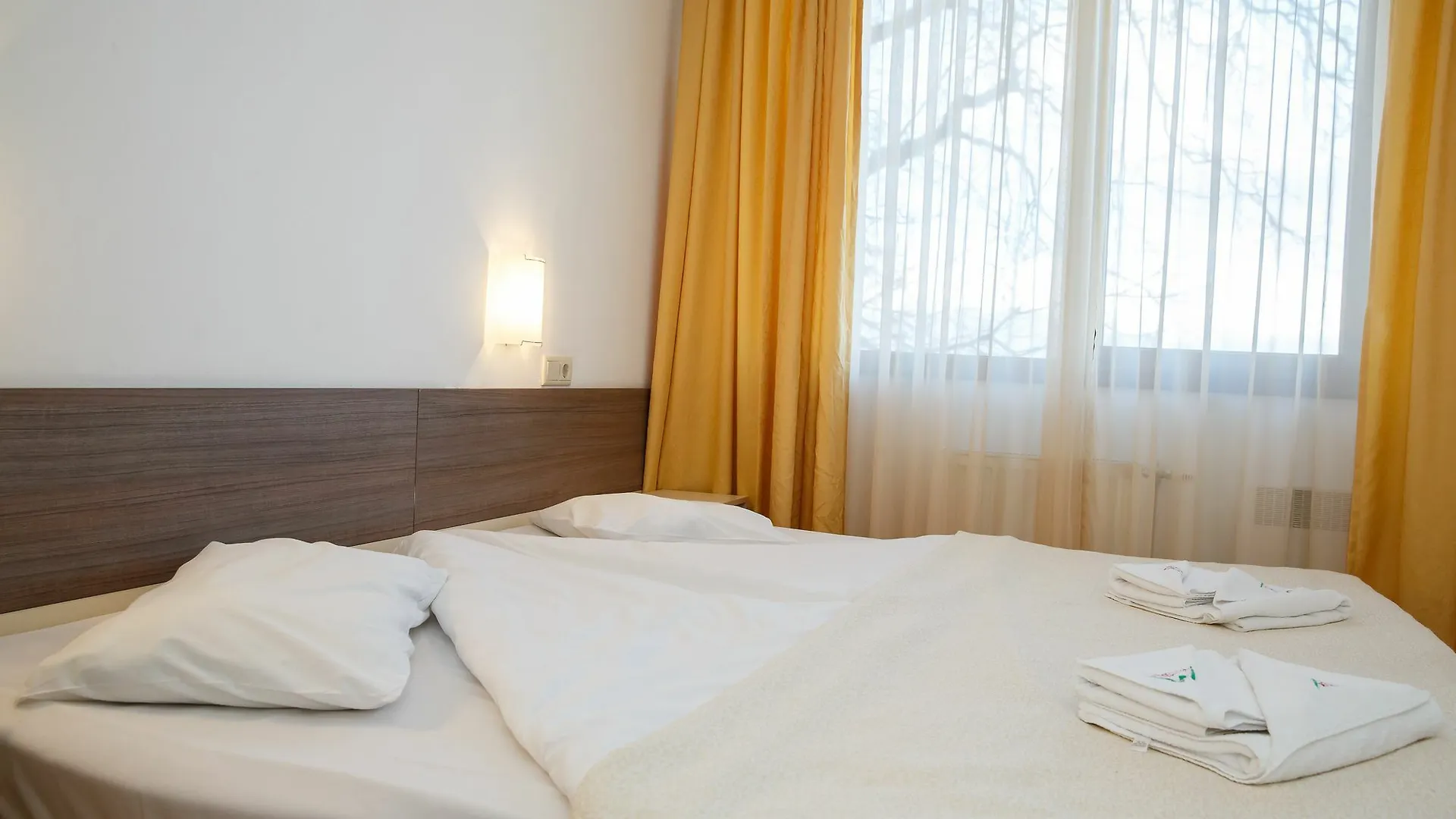 Mountain Paradise By The Walnut Trees Hotel Bansko