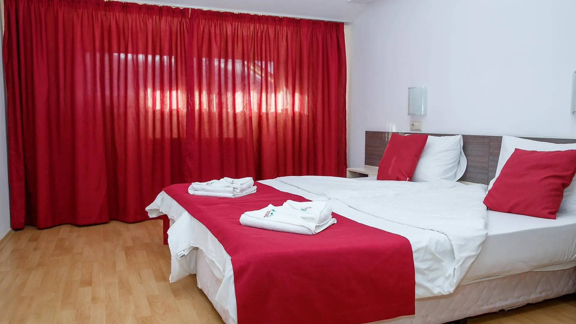 Mountain Paradise By The Walnut Trees Hotel Bansko