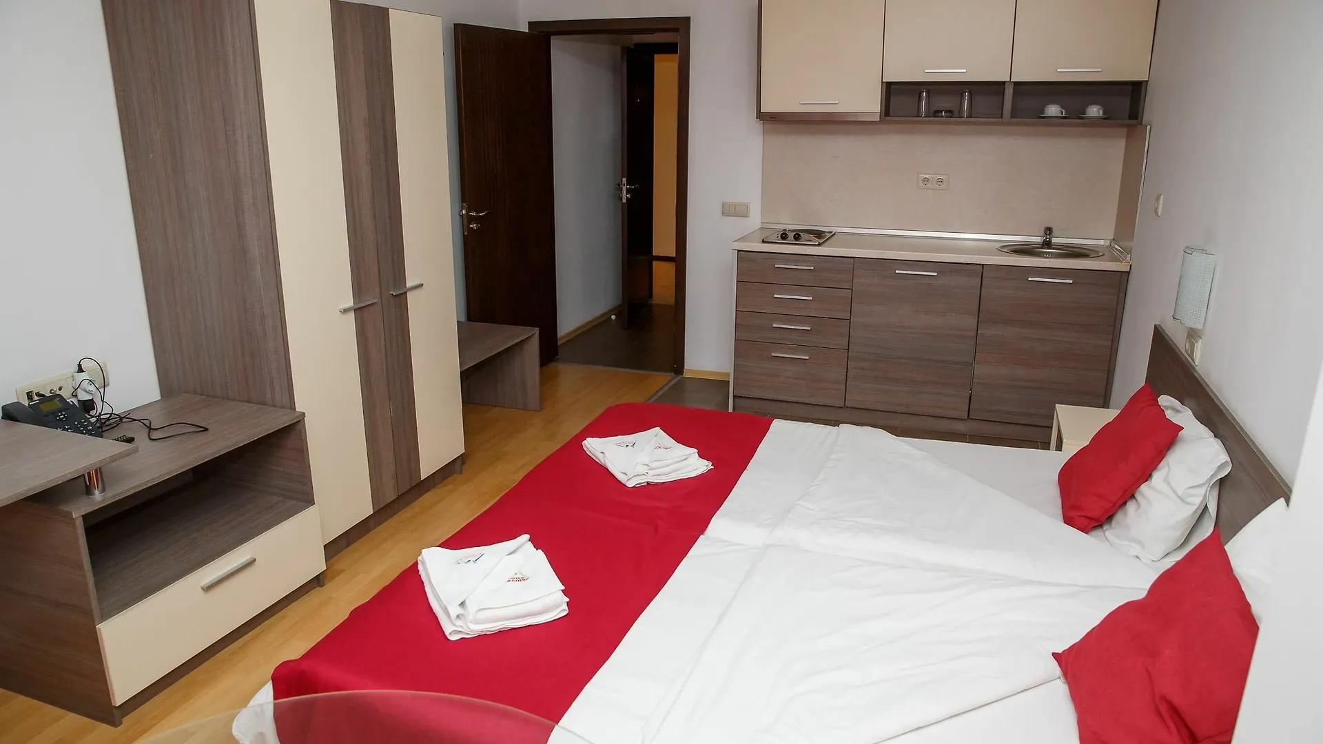 Mountain Paradise By The Walnut Trees Hotel Bansko
